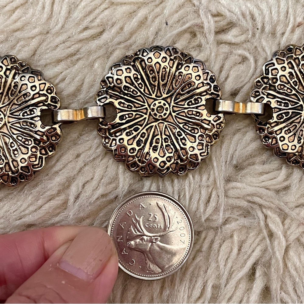 Vintage Gold Metal Disc Flower Chain Belt w/ Sun Dangle - O/S - Picture 5 of 8